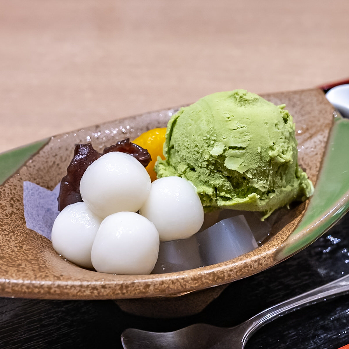 ハウステンボス／魚壱「【期間限定】 白玉あんみつ」アップ