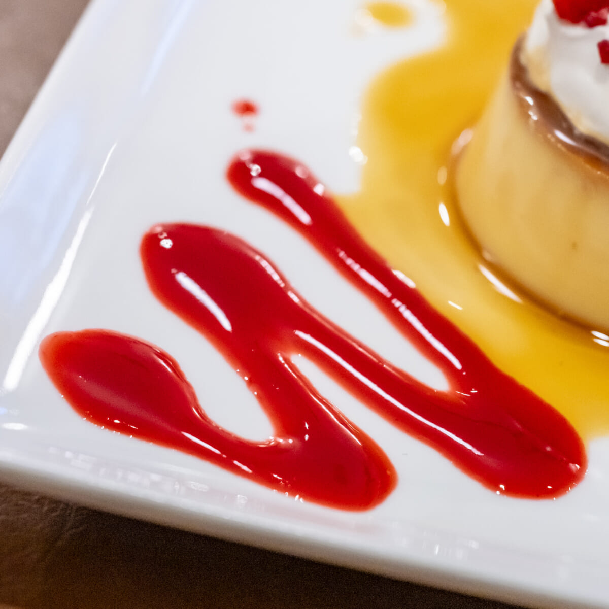 ハウステンボス／とっとっと「カスタード プディング」ベリーソース