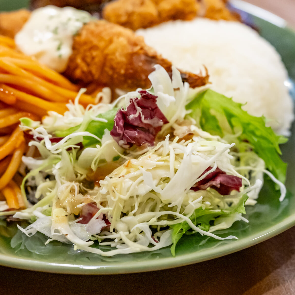 ハウステンボス/とっとっと「スペシャルトルコライス」サラダ