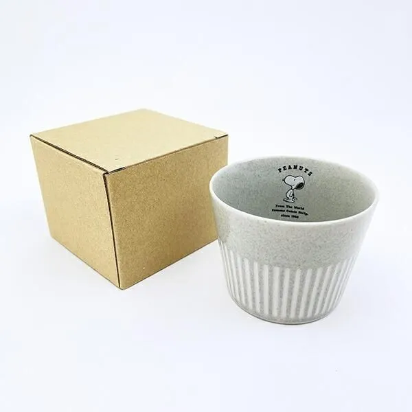 スヌーピーカップとクラフト素材の化粧箱