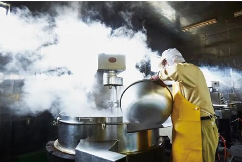 直火焼ルー製造風景