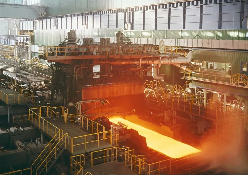 製鉄所の圧延工程と搬送ライン