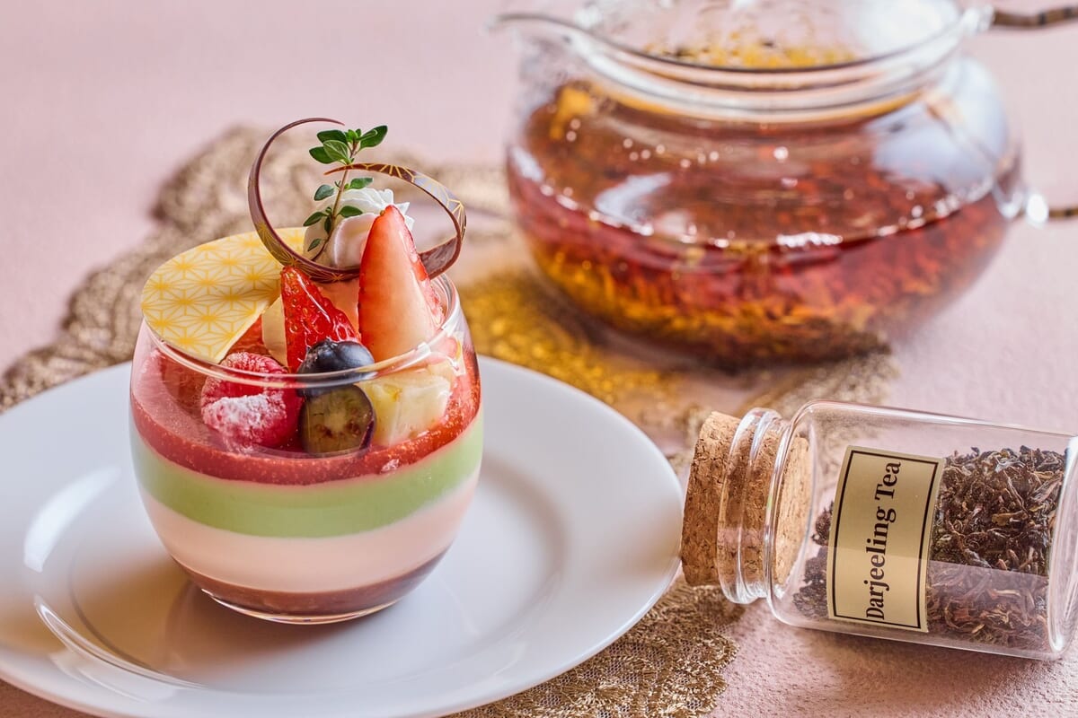 フレーズ・オ・テ・ベール White Chocolate Mousse with Matcha Terrine and Strawberry Jelly02