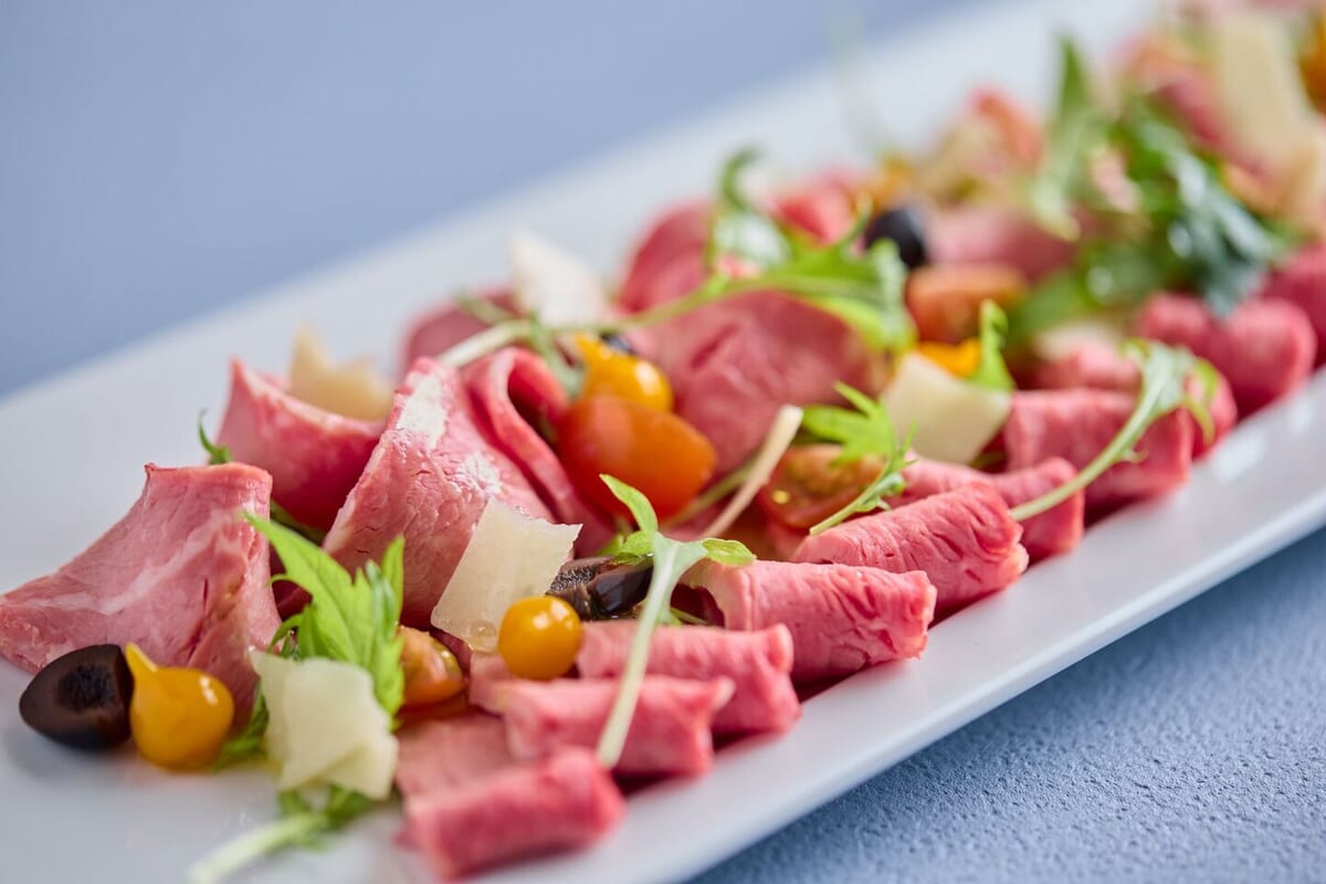 土日祝限定「コールドビーフのタリアータ風」