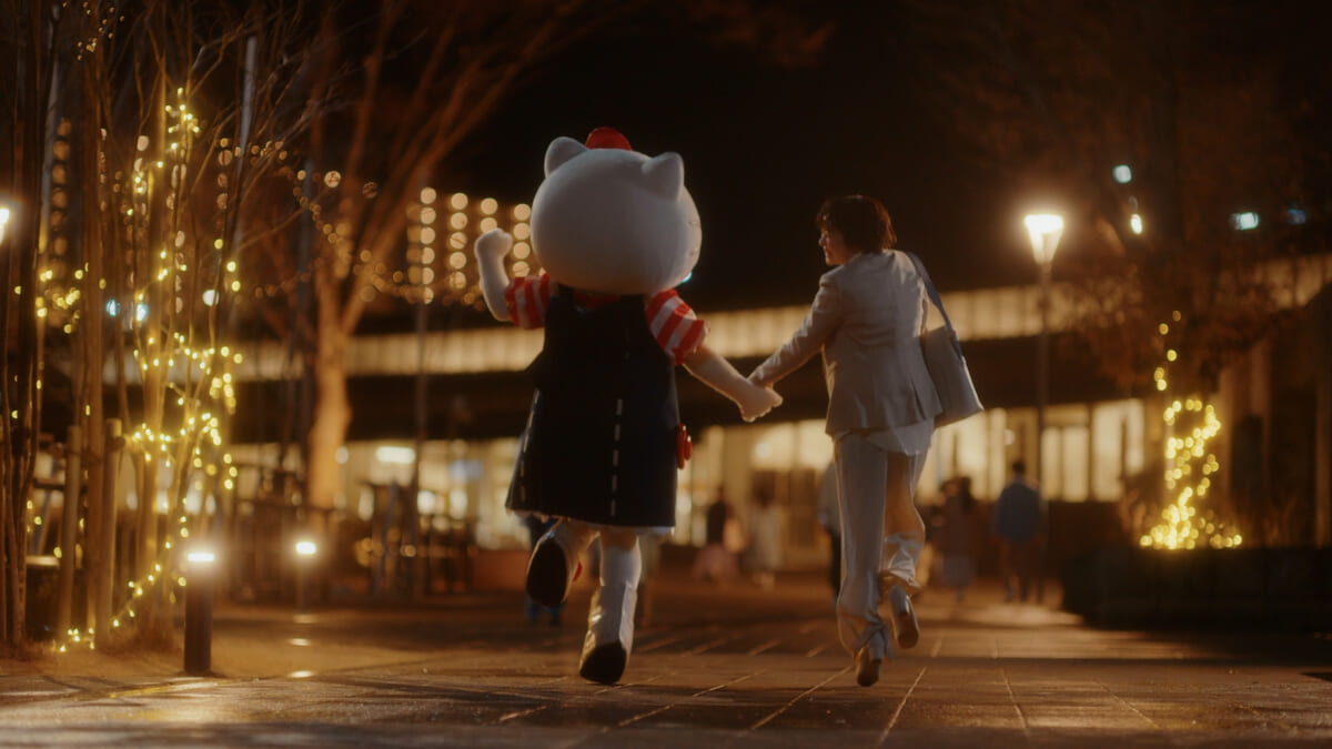 WEB CM:悩みを抱えた4人の主人公とキャラクターたちの物語