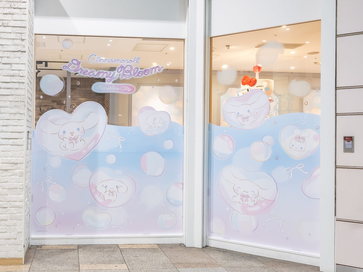 サンリオカフェ 外観装飾