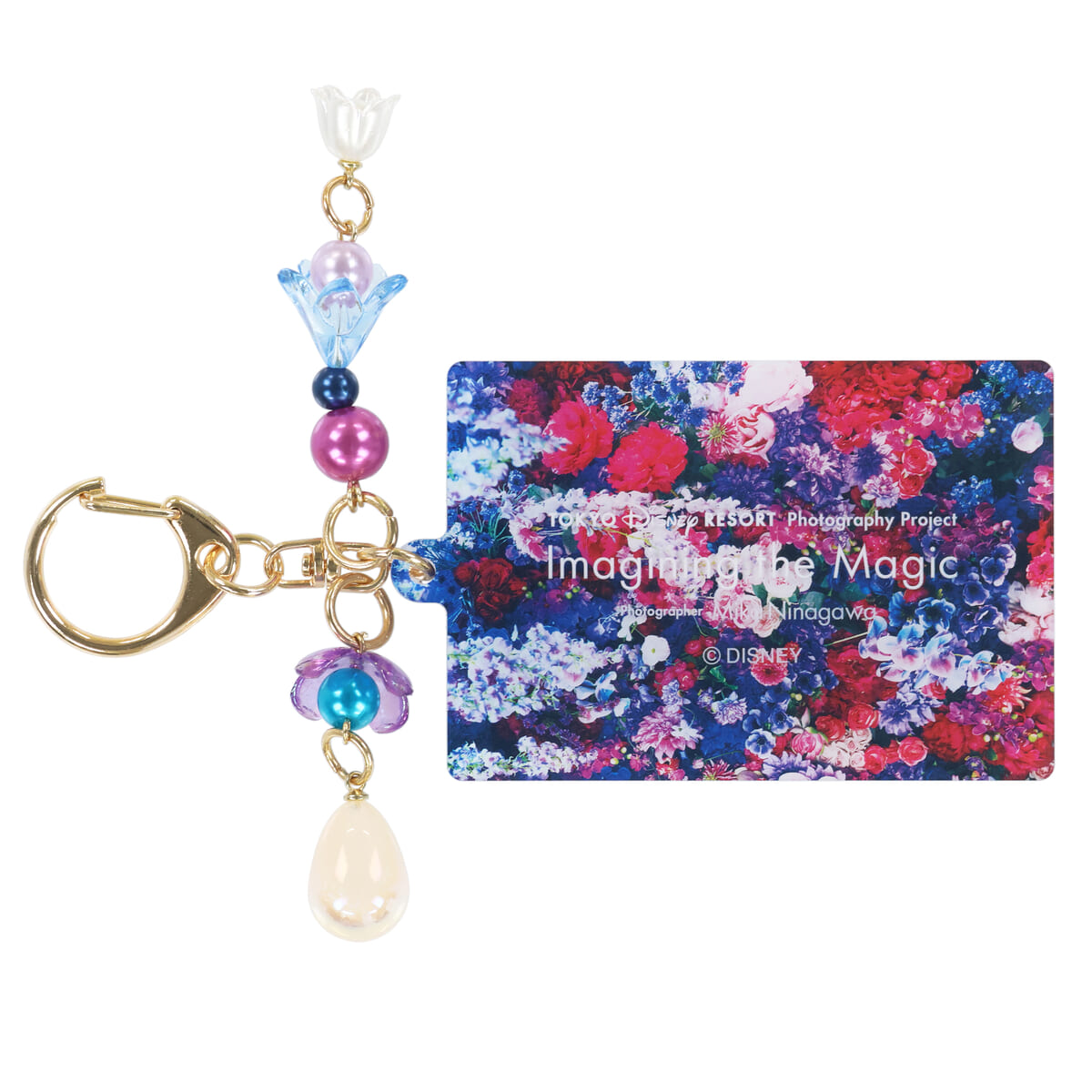 キーチェーンの裏面と金具部分のデザイン詳細