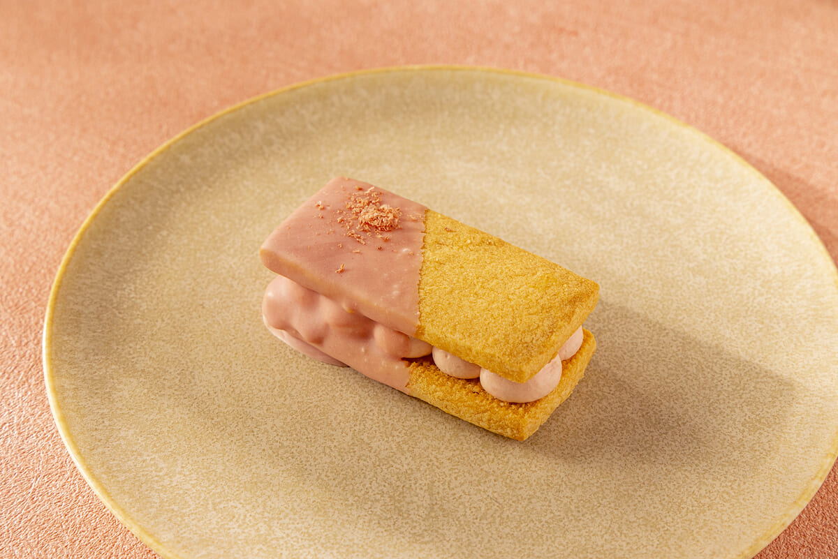 桜とクランベリーのサブレサンド