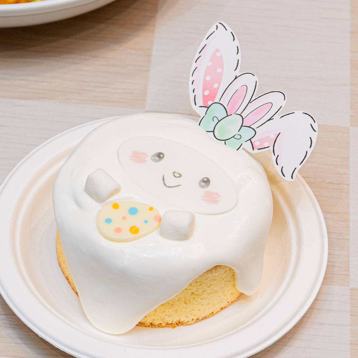 ウィッシュミーメルのとろふわホイップ＆厚焼きスフレパンケーキ～いちごのソース～　1,200円(税込)