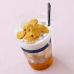 東京ディズニーランド「ディズニー・パルパルーザ“ヴァネロペのスウィーツ・ポップ・ワールド”」スペシャルカクテル（ラム、アップルパイシロップ）