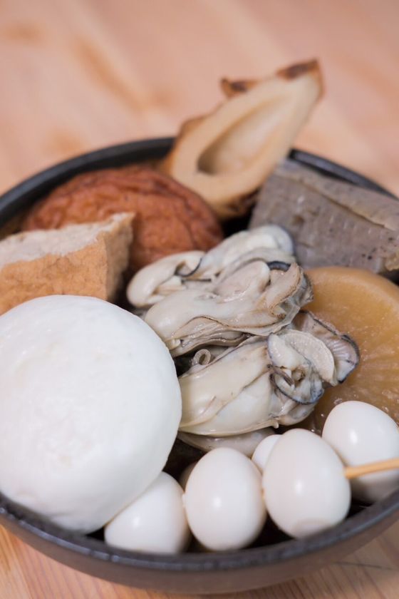 蛯原水産 広島大粒真牡蠣おでん 黒い器 生牡蠣 大根 つみれ