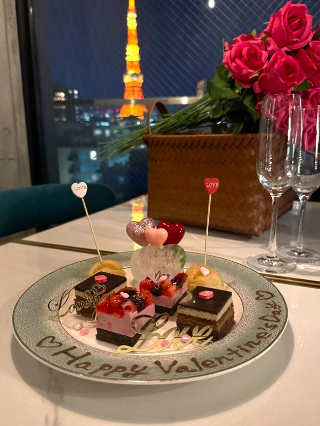 MOON FOREST 月林閣 デザートプレートと東京タワーの夜景