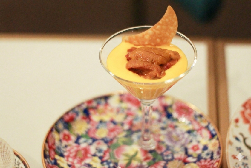 MOON FOREST 月林閣 雲丹をのせた人参のピューレ