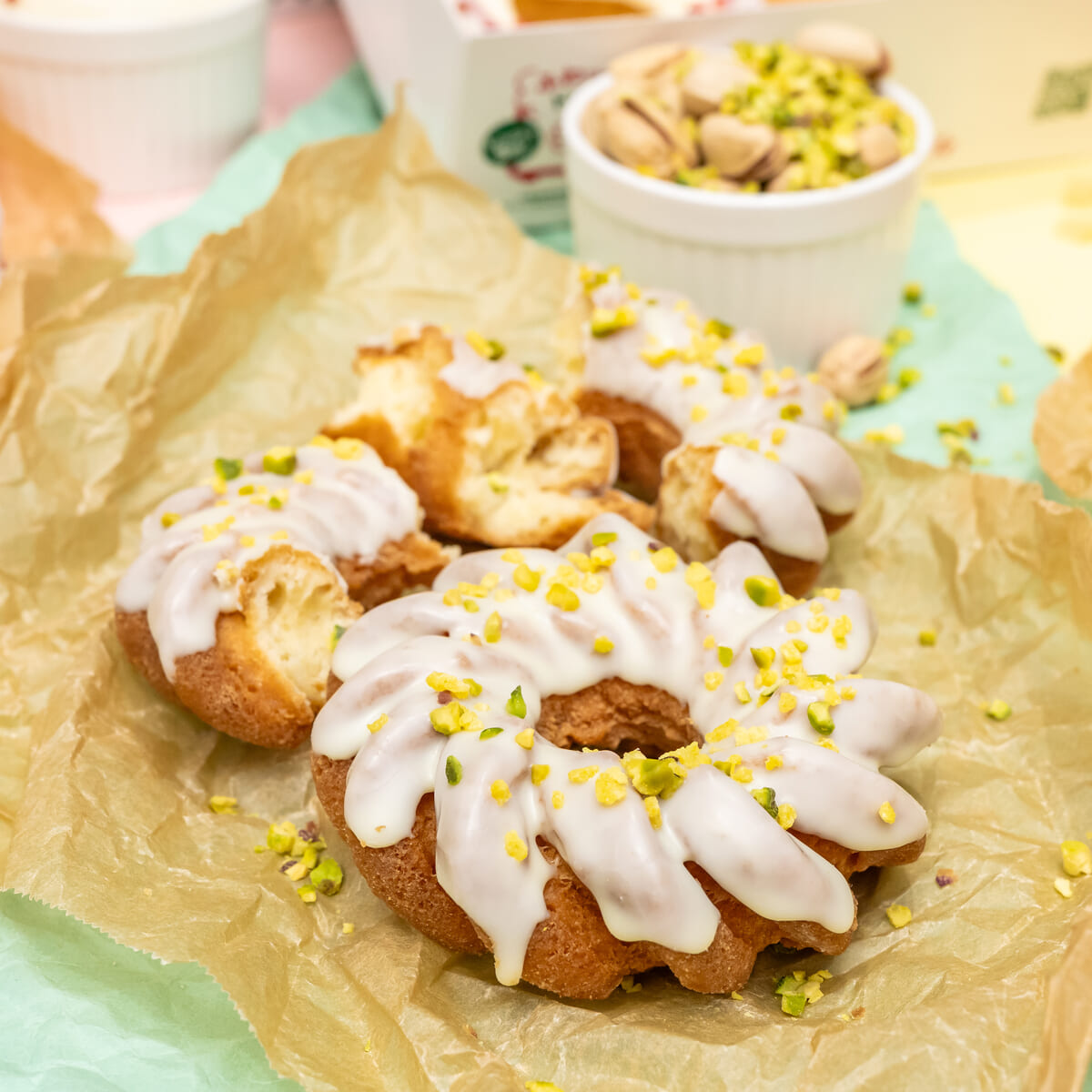 ピスタチオ ホワイト チョコ クルーラー​