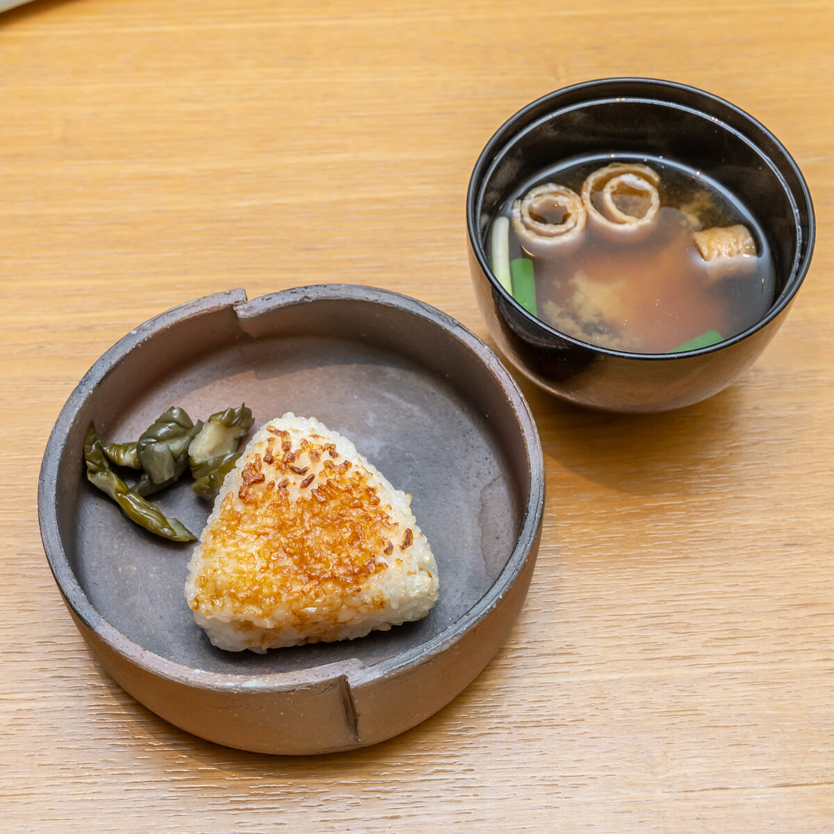 食事　焼きおにぎり