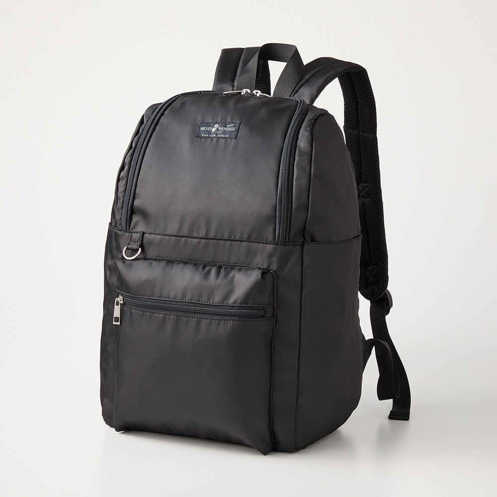 口がガバッと開いて身体にフィットするリュックサック ミッキー