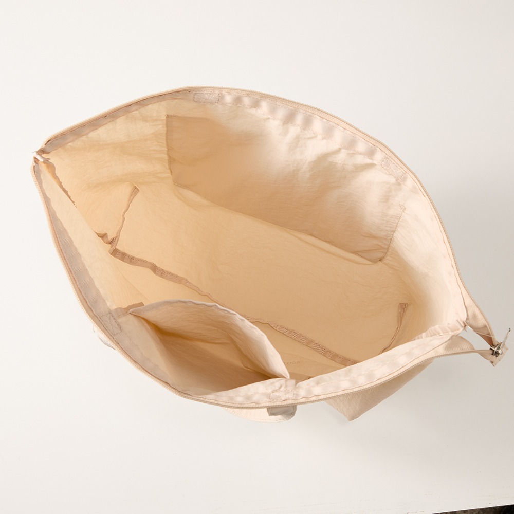 旅行にも便利なファスナー付きポケッタブルエコバッグ　オープン時