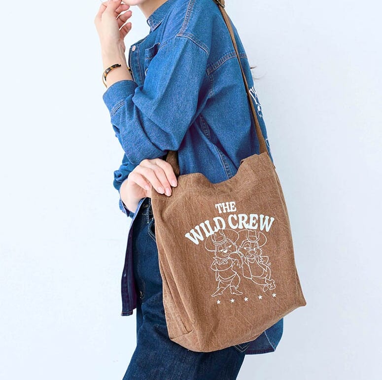 くったりデニム２WAYトートバッグ　使用イメージ　ショルダー