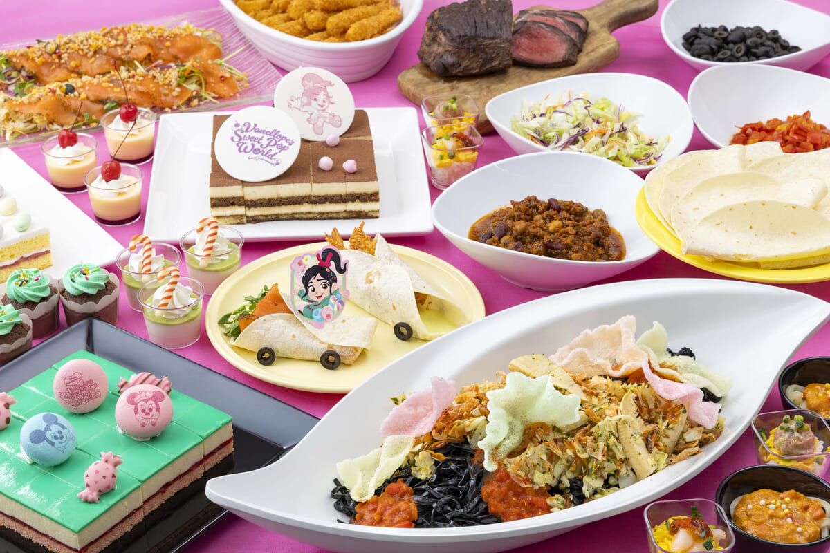 東京ディズニーランド「クリスタルパレス・レストラン」ディズニー・パルパルーザ“ヴァネロペのスウィーツ・ポップ・ワールド”スペシャルブッフェ
