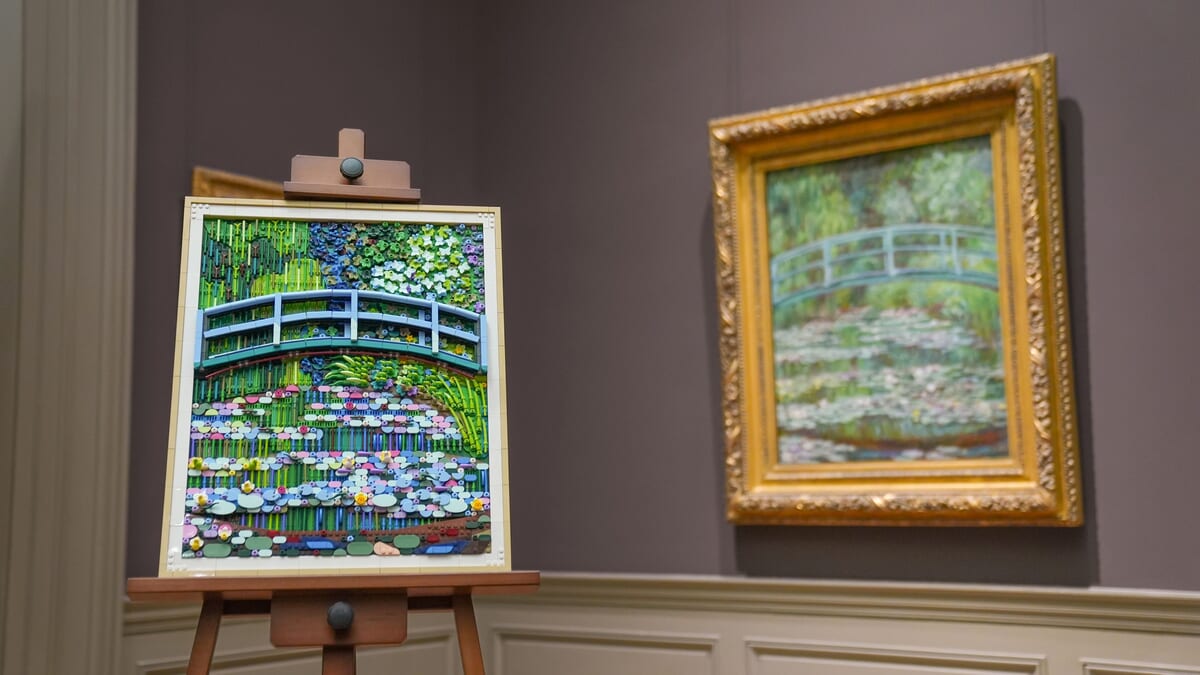 レゴ(R)アート Claude Monet ＜睡蓮の池に架かる橋＞　イメージ　原画とレゴ作品2