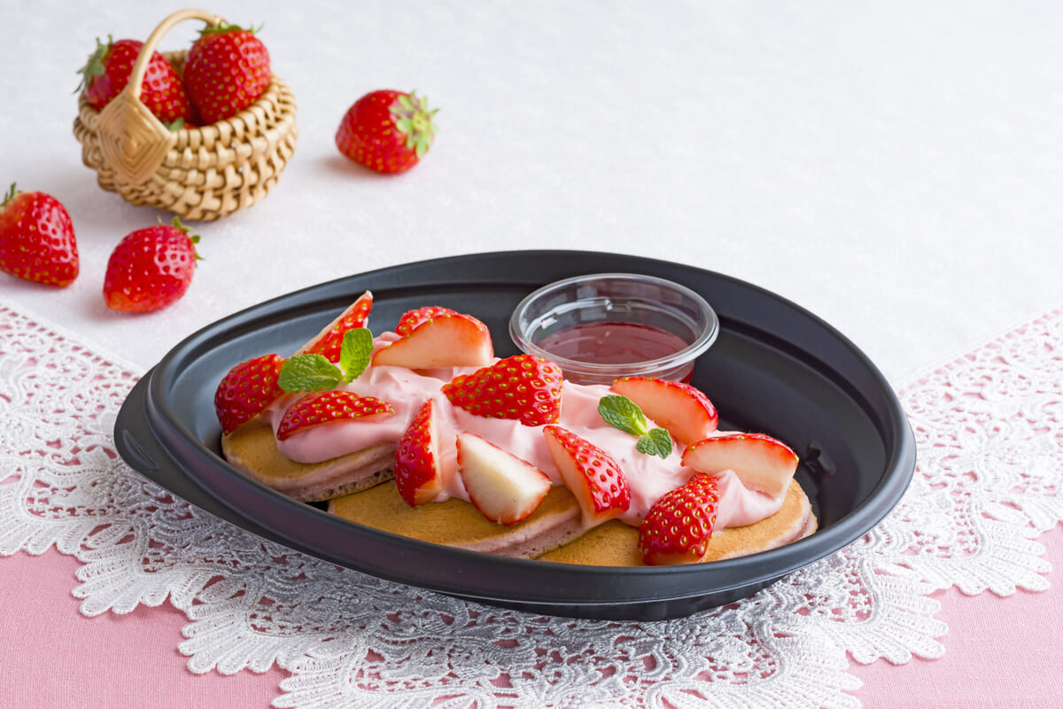 ストロベリークリームパンケーキ　テイクアウト
