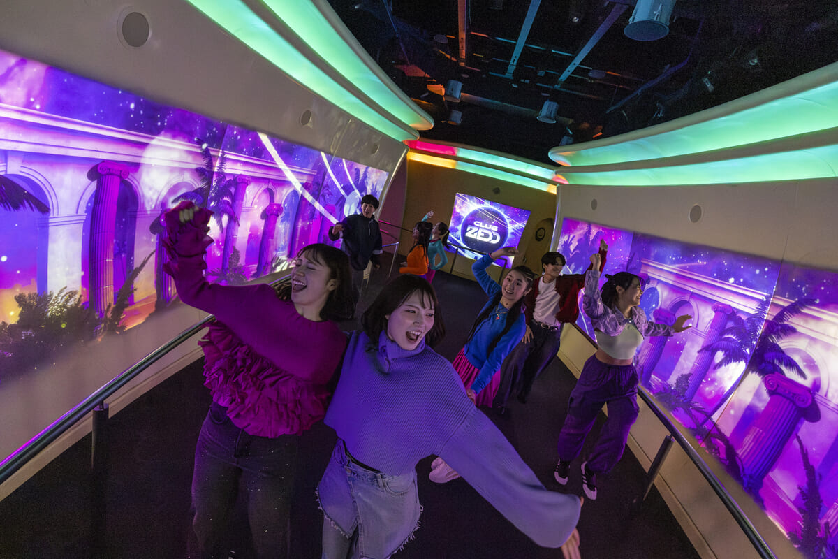 待ち列からフェス気分！「キューライン音楽体験」3