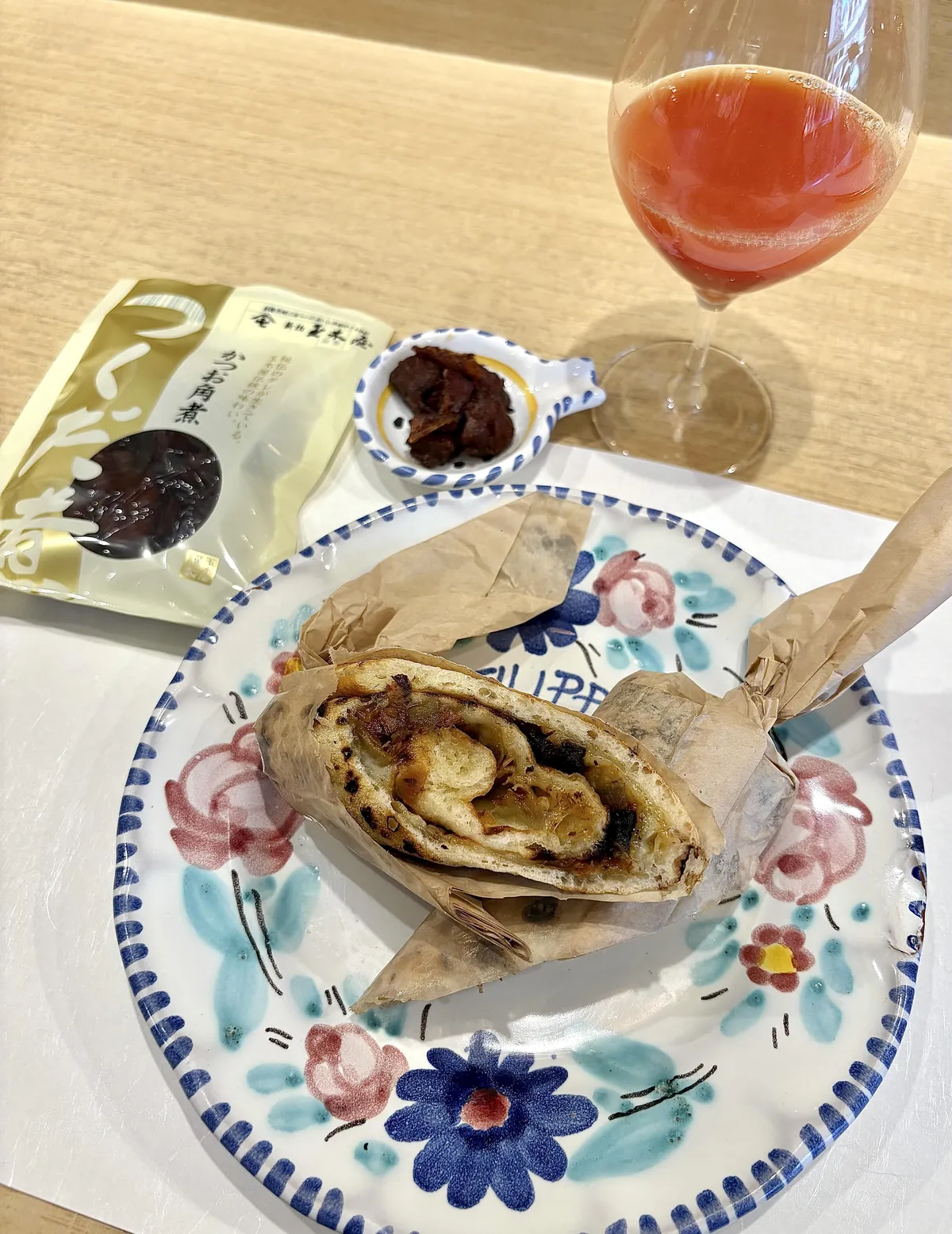 かつお角煮と焼きナスのフィリッポロールピッツァ