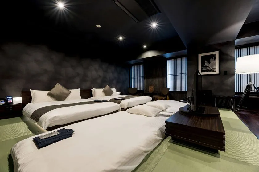 畳敷きの和モダン客室