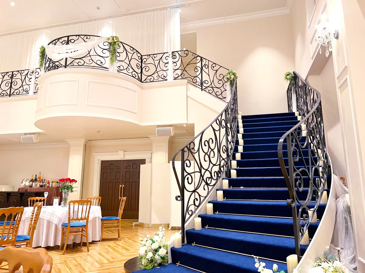 貴族の館のようなエレガントな空間