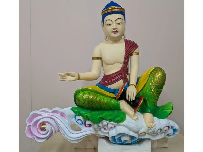 1300年の古刹に高校生の彩色で14体が揃う!誠恵高等学校「喜光寺 雲中供養菩薩彩色プロジェクト」 青い宝冠と濃紺の衣が映える雲中供養菩薩像