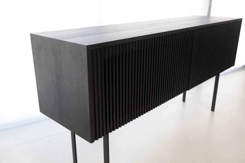 ブラック縦格子サイドボード