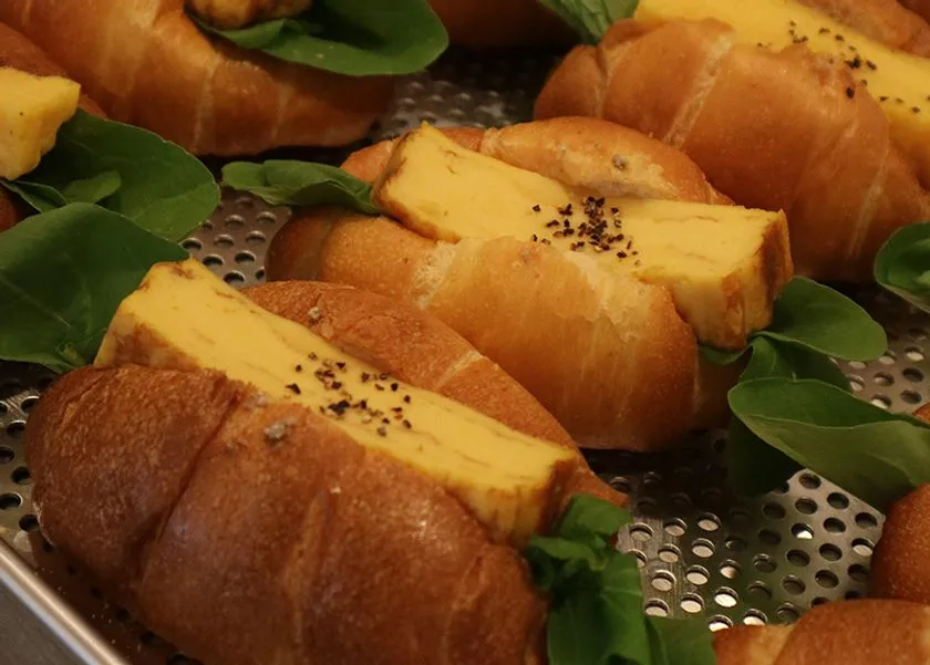 たまご＆ルッコラ塩パン（530円）