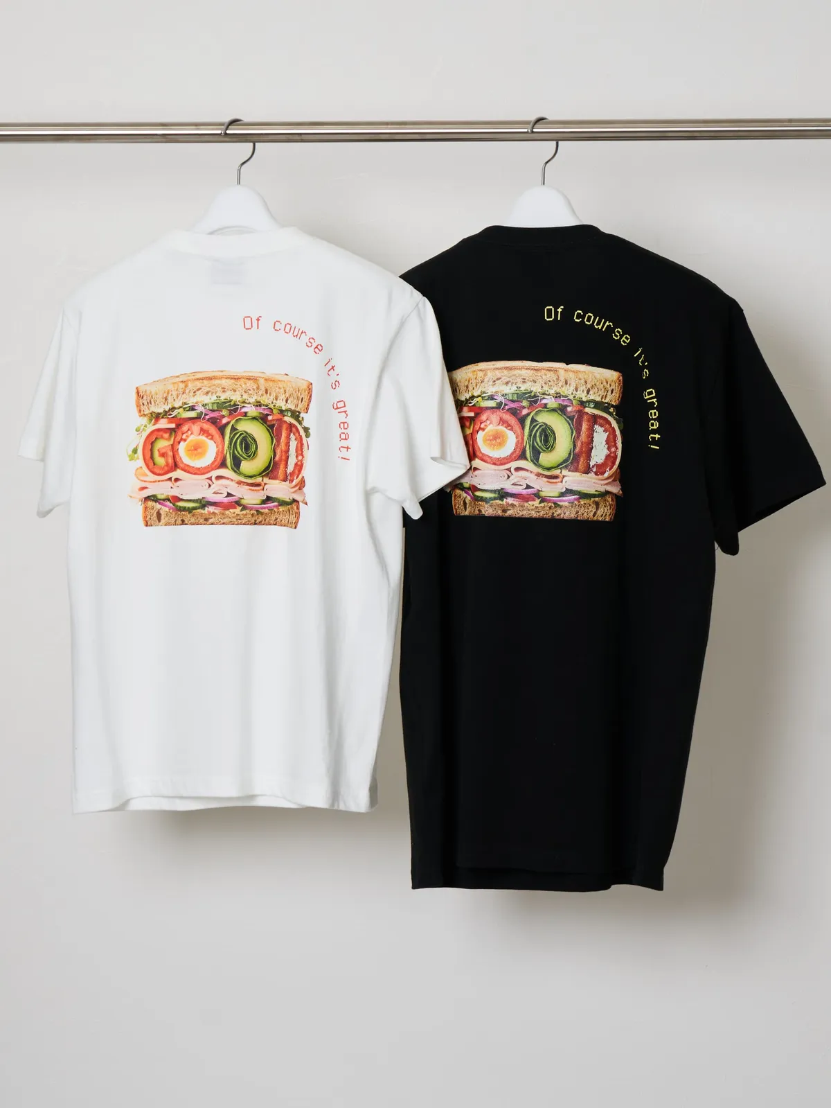 サンドイッチでGOODを描いたバックプリントTシャツ