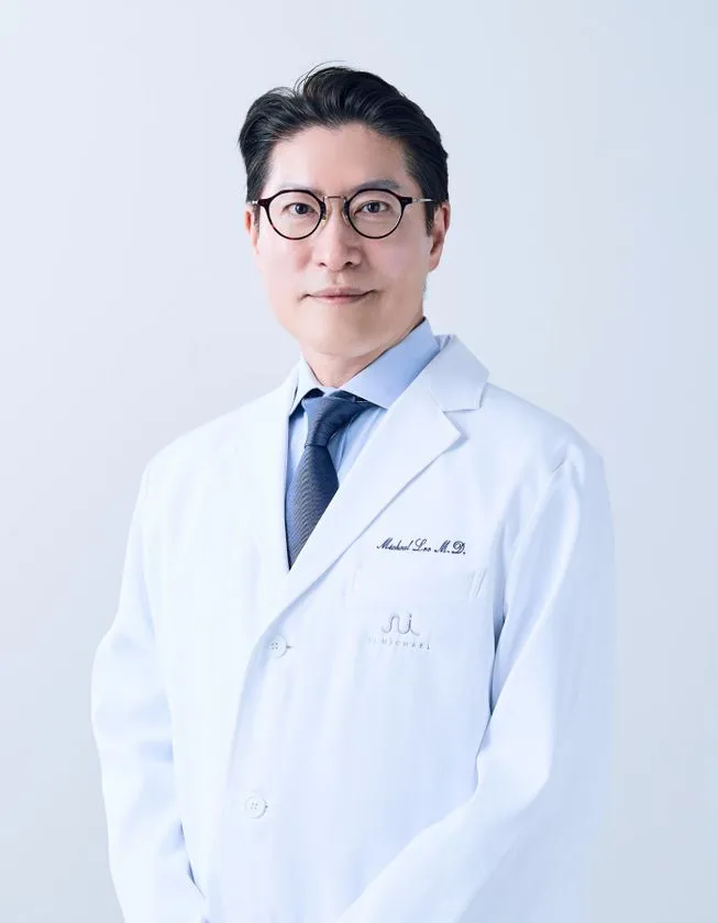 Dr.マイケル・リーCEOのポートレート