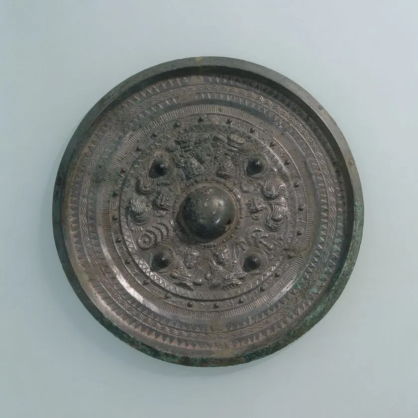 三角縁四神二獣鏡