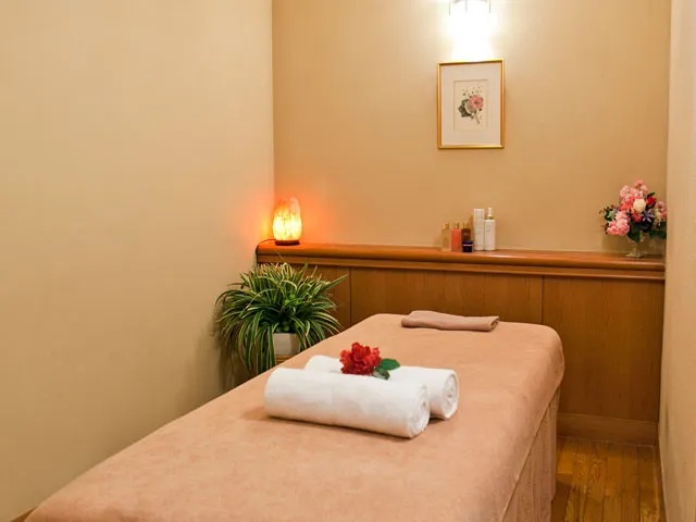 リフレッシュクラブ「ジーナス」