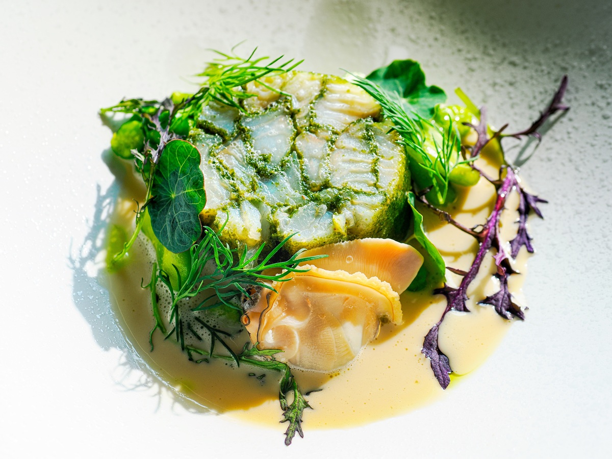 鮎魚女ソテー シトロネルソース