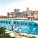 ディズニーリゾートライン「東京ディズニーシー25周年“スパークリング・ジュビリー”ライナー」