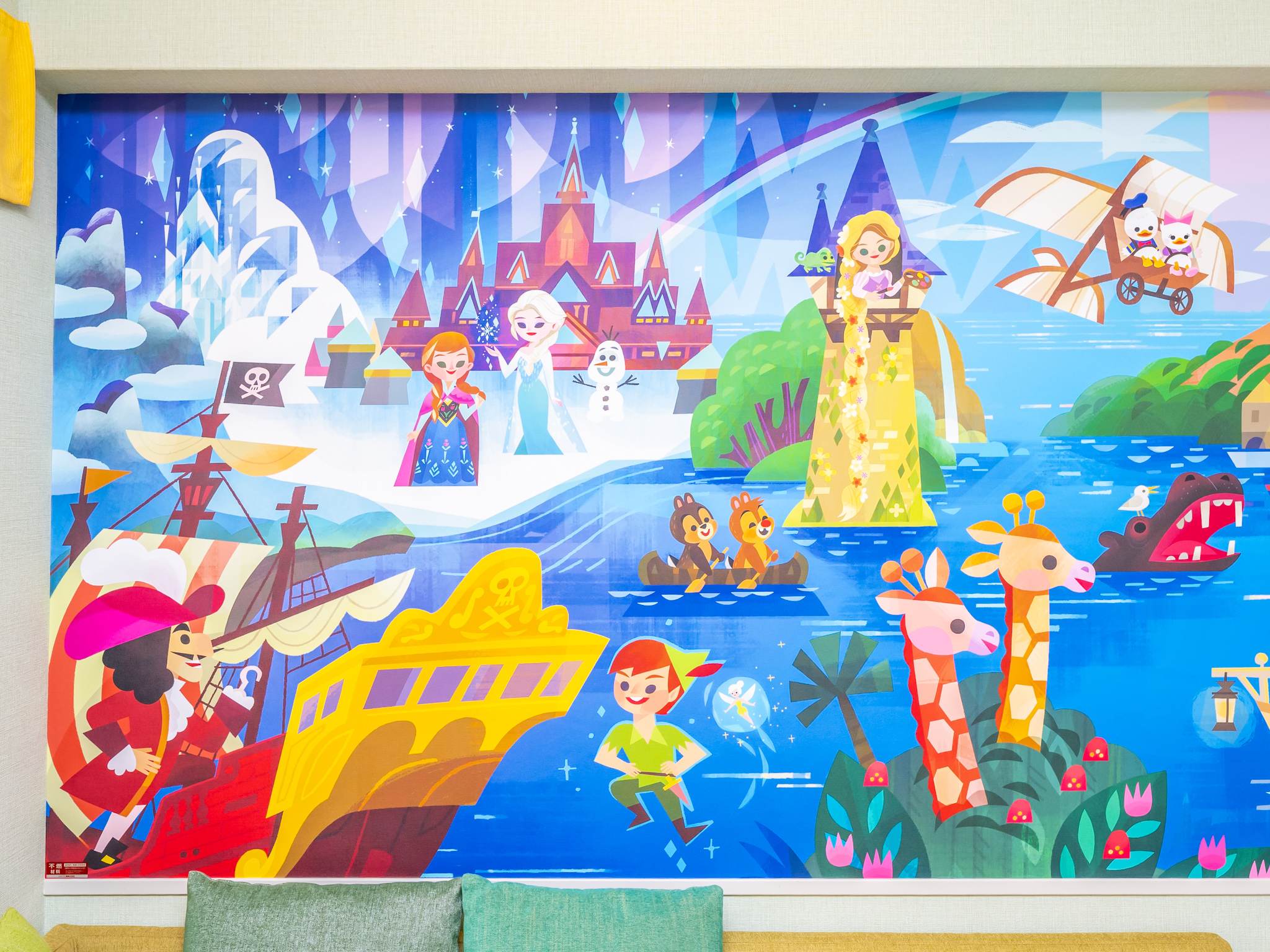 「東京ディズニーセレブレーションホテル：ディスカバー」客室アートリニューアル6