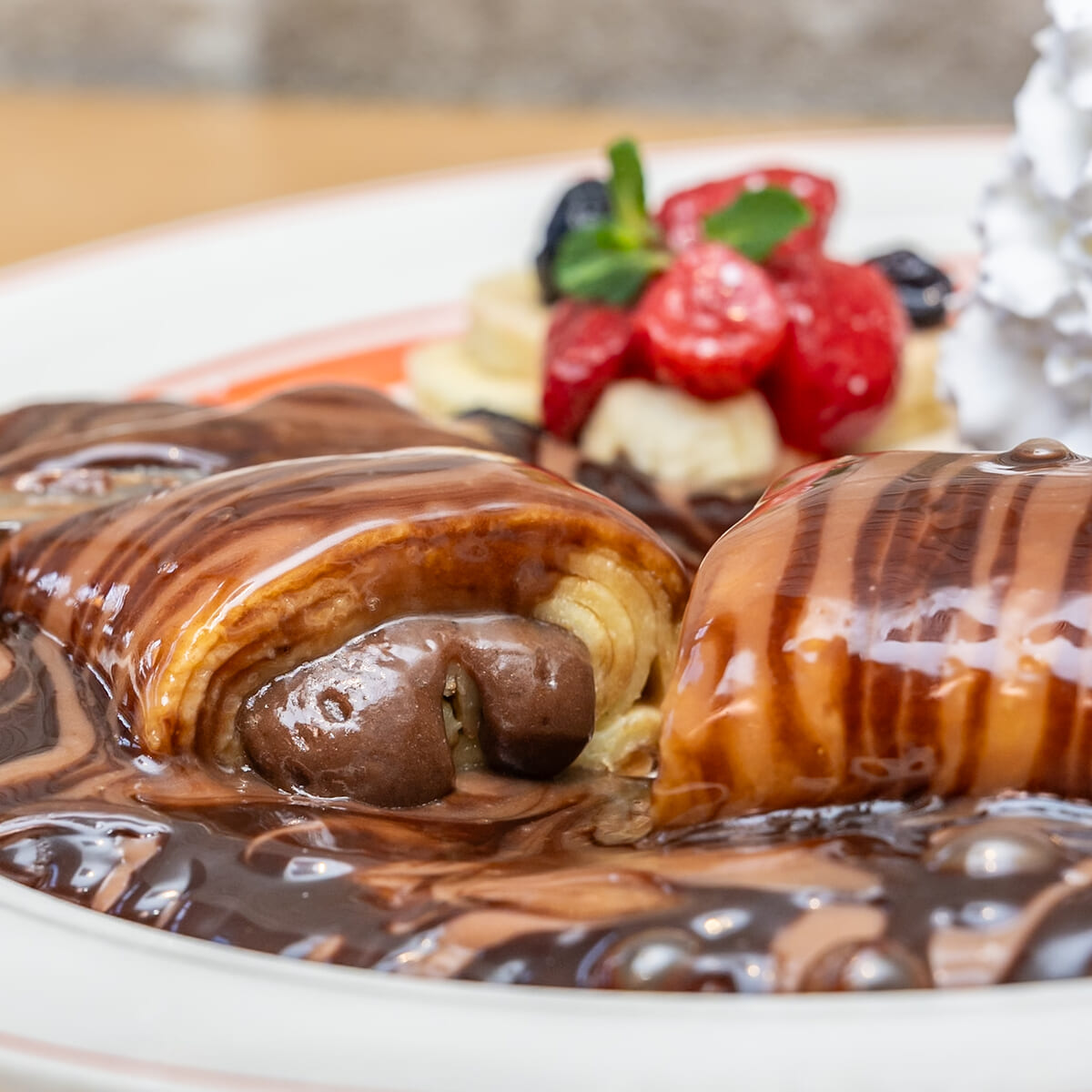 Eggs'n Things「ヘーゼルナッツチョコレートクレープ with ヌテラ®」2