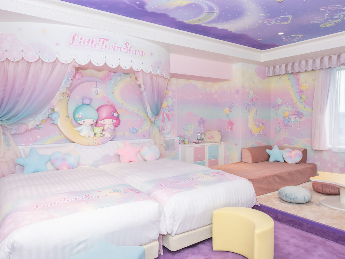 靴を脱いでくつろげる「小上がりスペース」3