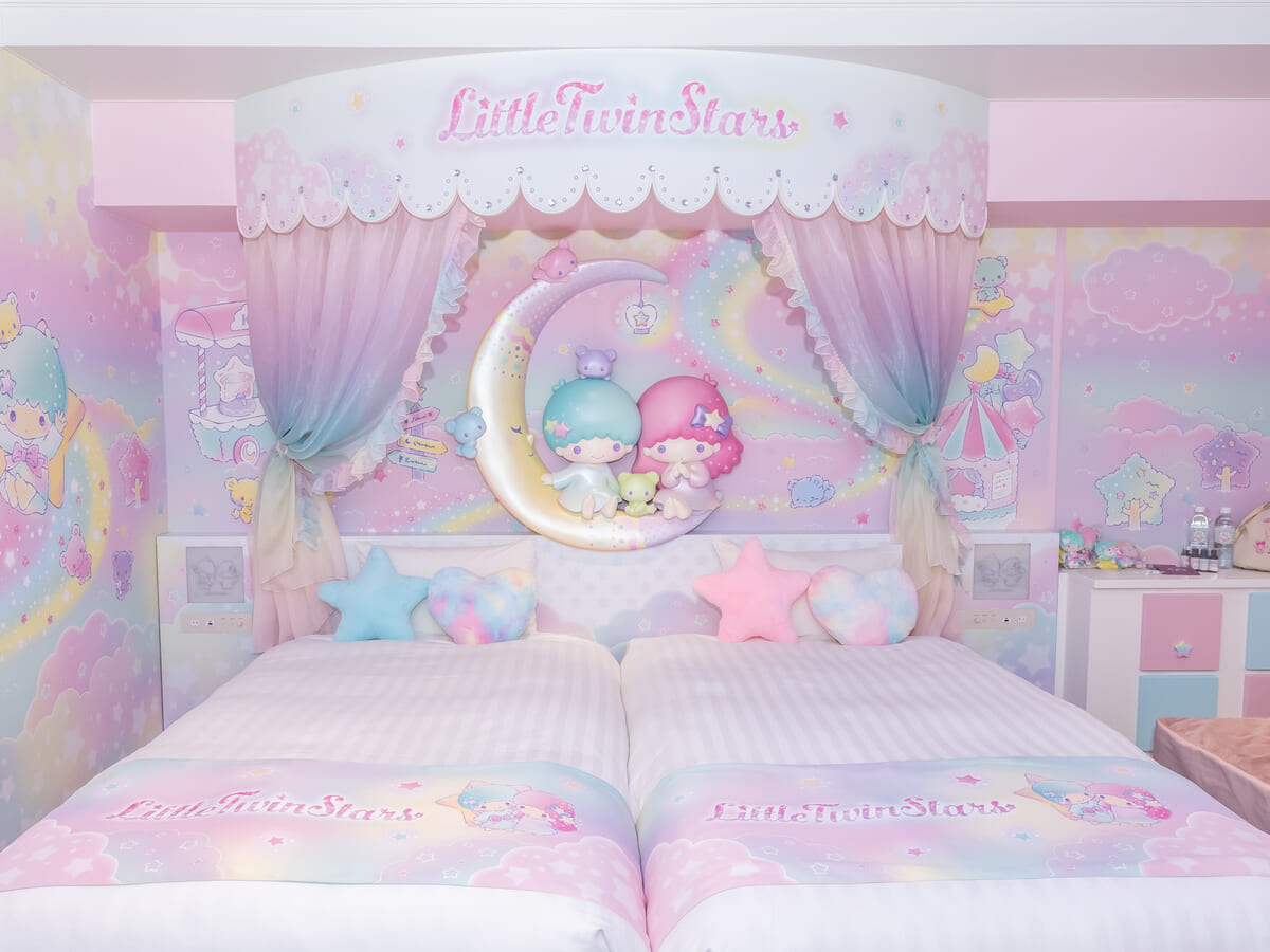 キキとララが特別に登場!お部屋のみどころを大紹介3