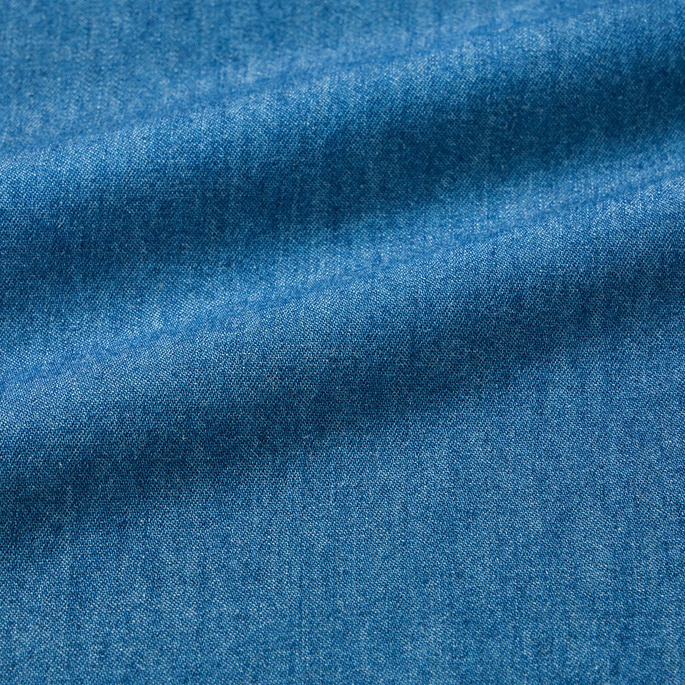 ユニセックス刺しゅうデニムシャツ「くまのプーさん」　素材アップ