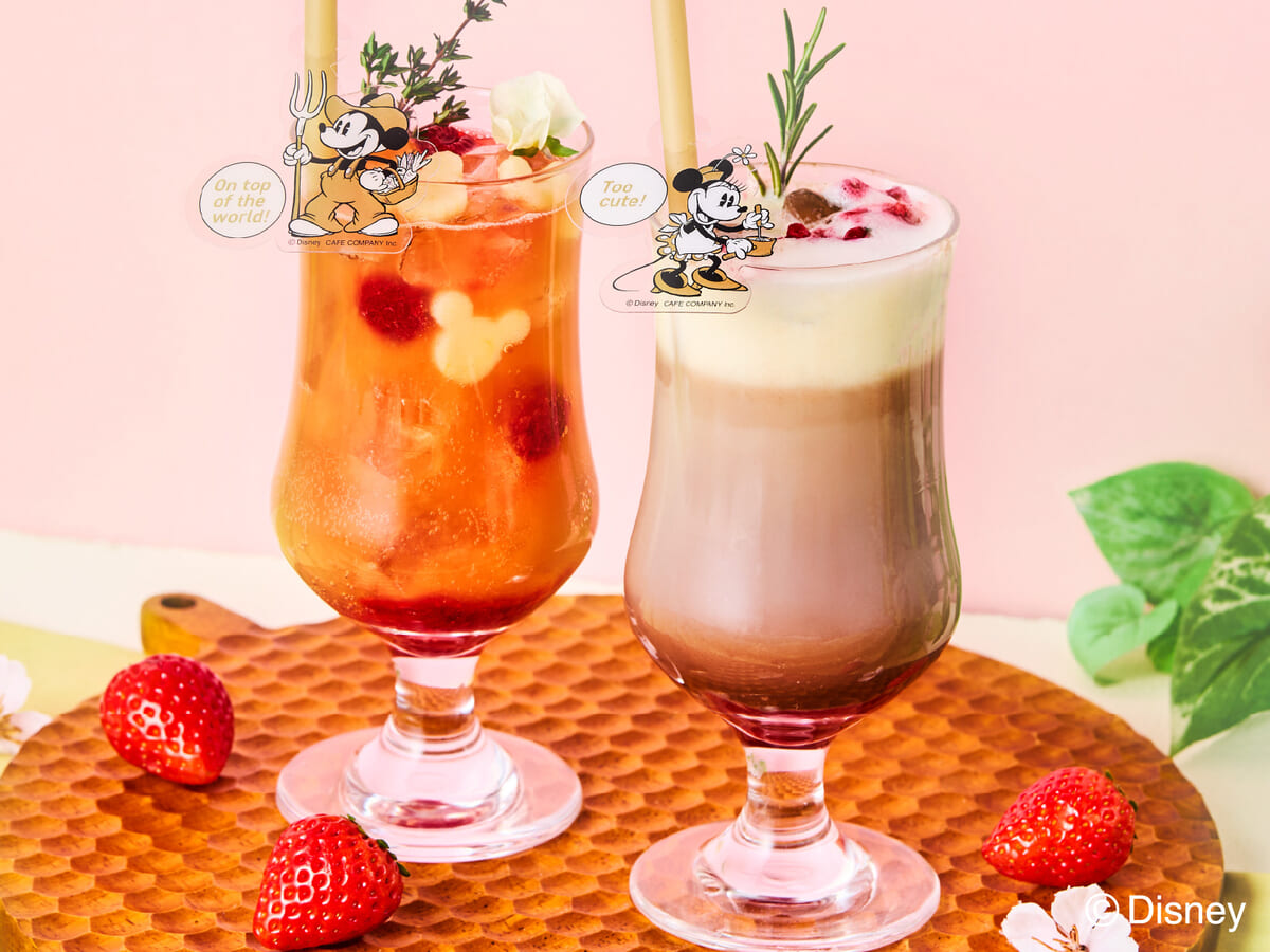 ラズベリー&ピンクグレープフルーツのフラワーソーダ〈Mickey〉／ベリーショコラータ〈Minnie〉