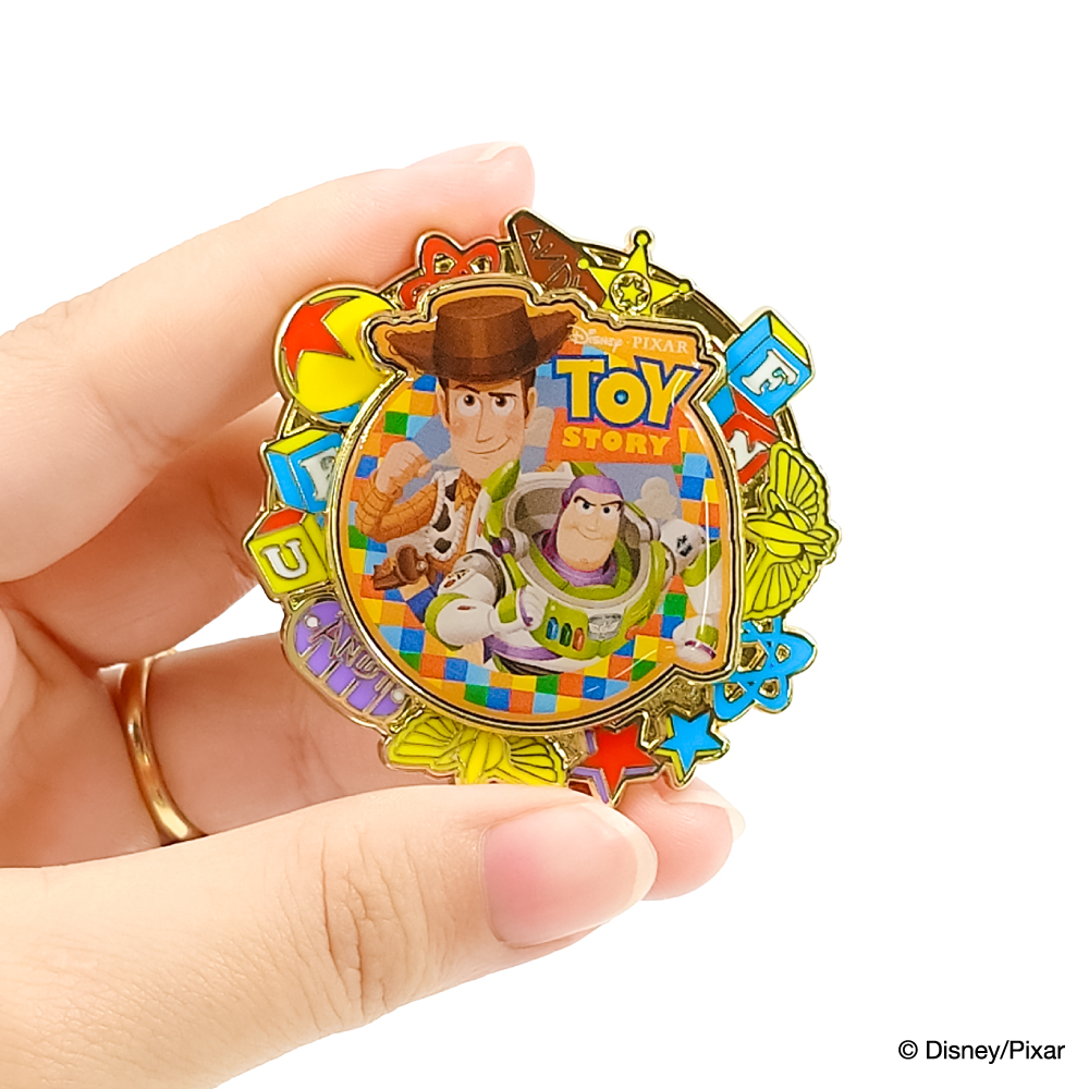 コレクションピンバッジ　ウッディ＆バズ04