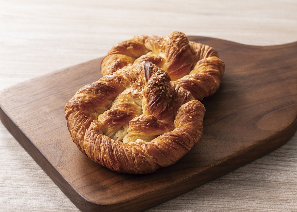 セサミ＆ソルトプレッツェルクロワッサン