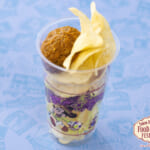 東京ディズニーシー・フード＆ワイン・フェスティバル／ルックアウト・クックアウト「バタービーフカレー＆チップス（Calbeeポテトチップスうすしお味使用）」