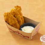 東京ディズニーシー・フード＆ワイン・フェスティバル／ザンビーニ･ブラザーズ･リストランテ「チキンテンダー、ヨーグルト＆オリーヴディップ（明治ブルガリアヨーグルト使用）」