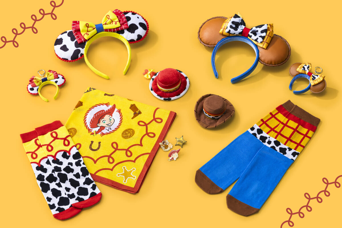 ウッディやジェシーをモチーフにした身に着けグッズ