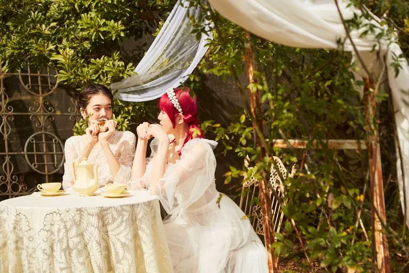 会場の世界観を伝えるインテリアと装飾の様子